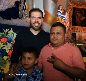 Inauguran Altares, Feria a la Purísima y Navidades Familiares en la avenida de Bolívar a Chávez