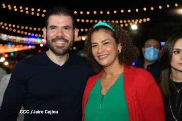 Inauguran Altares, Feria a la Purísima y Navidades Familiares en la avenida de Bolívar a Chávez