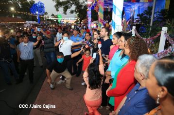 Inauguran Altares, Feria a la Purísima y Navidades Familiares en la avenida de Bolívar a Chávez