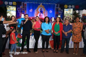 Inauguran Altares, Feria a la Purísima y Navidades Familiares en la avenida de Bolívar a Chávez