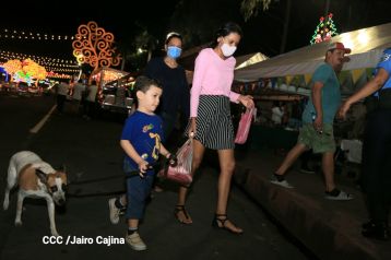 Inauguran Altares, Feria a la Purísima y Navidades Familiares en la avenida de Bolívar a Chávez