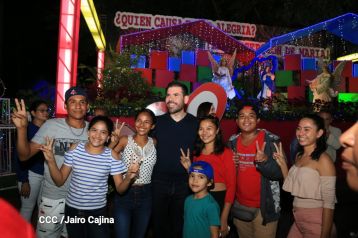 Inauguran Altares, Feria a la Purísima y Navidades Familiares en la avenida de Bolívar a Chávez