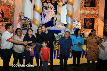 Inauguran Altares, Feria a la Purísima y Navidades Familiares en la avenida de Bolívar a Chávez