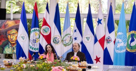 El Presidente Daniel y la Compañera Rosario en la Cumbre entre Jefes de Estado y de Gobierno del SICA y el Secretario General de Naciones Unidas