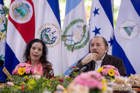 El Presidente Daniel y la Compañera Rosario en la Cumbre entre Jefes de Estado y de Gobierno del SICA y el Secretario General de Naciones Unidas