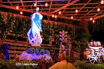 Inauguran Altares, Feria a la Purísima y Navidades Familiares en la avenida de Bolívar a Chávez