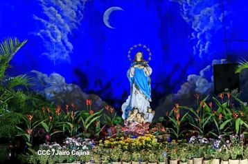 Inauguran Altares, Feria a la Purísima y Navidades Familiares en la avenida de Bolívar a Chávez