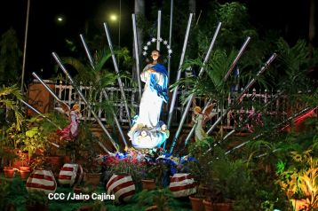 Inauguran Altares, Feria a la Purísima y Navidades Familiares en la avenida de Bolívar a Chávez