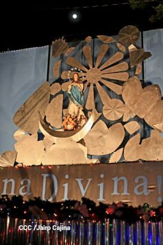 Inauguran Altares, Feria a la Purísima y Navidades Familiares en la avenida de Bolívar a Chávez