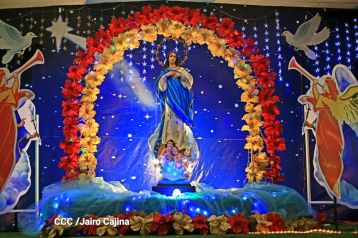 Inauguran Altares, Feria a la Purísima y Navidades Familiares en la avenida de Bolívar a Chávez