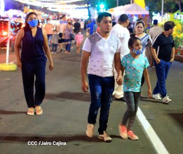 Inauguran Altares, Feria a la Purísima y Navidades Familiares en la avenida de Bolívar a Chávez