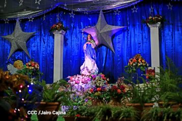 Inauguran Altares, Feria a la Purísima y Navidades Familiares en la avenida de Bolívar a Chávez