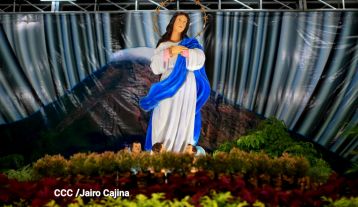 Inauguran Altares, Feria a la Purísima y Navidades Familiares en la avenida de Bolívar a Chávez