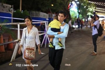 Inauguran Altares, Feria a la Purísima y Navidades Familiares en la avenida de Bolívar a Chávez