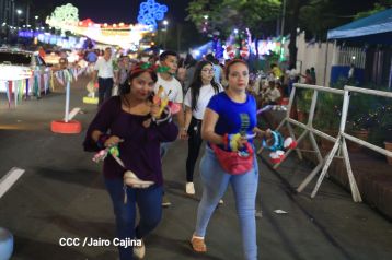 Inauguran Altares, Feria a la Purísima y Navidades Familiares en la avenida de Bolívar a Chávez