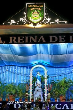 Inauguran Altares, Feria a la Purísima y Navidades Familiares en la avenida de Bolívar a Chávez