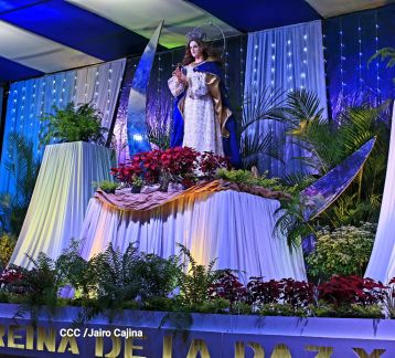 Inauguran Altares, Feria a la Purísima y Navidades Familiares en la avenida de Bolívar a Chávez