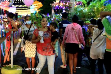 Inauguran Altares, Feria a la Purísima y Navidades Familiares en la avenida de Bolívar a Chávez