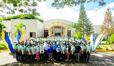 Jóvenes se gradúan  en Centro de Formación y Desarrollo Juventud de la Policía Nacional