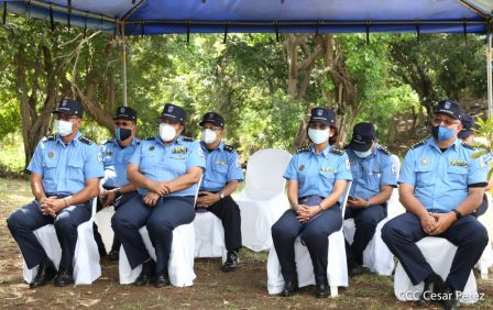 Jóvenes se gradúan  en Centro de Formación y Desarrollo Juventud de la Policía Nacional