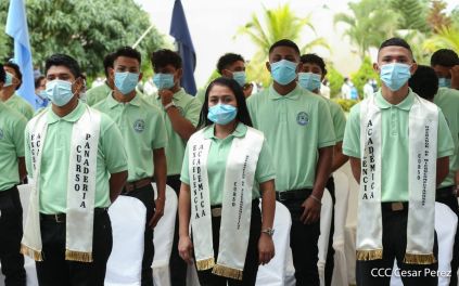 Jóvenes se gradúan  en Centro de Formación y Desarrollo Juventud de la Policía Nacional