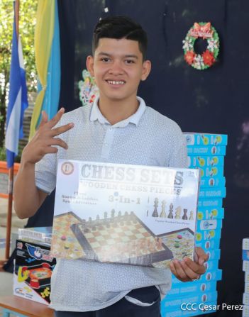 Niños continúan recibiendo juguetes en todo Nicaragua