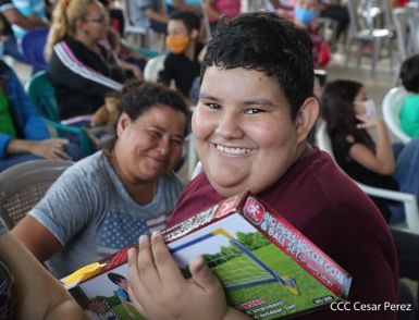 Niños continúan recibiendo juguetes en todo Nicaragua