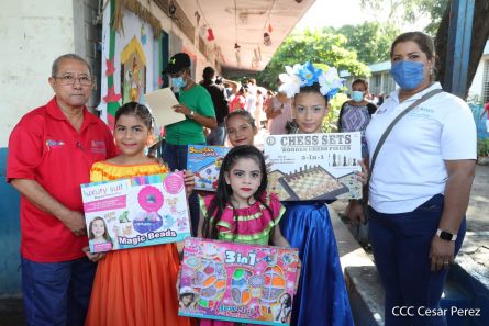 Niños continúan recibiendo juguetes en todo Nicaragua