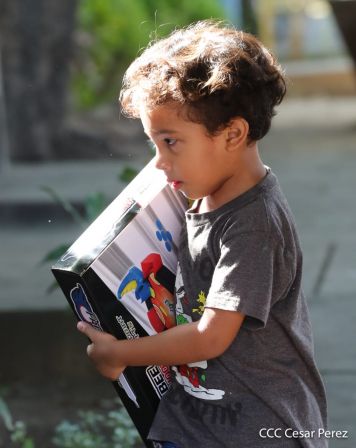 Niños continúan recibiendo juguetes en todo Nicaragua