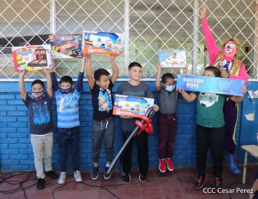 Niños continúan recibiendo juguetes en todo Nicaragua