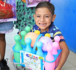 Niños continúan recibiendo juguetes en todo Nicaragua
