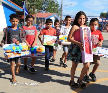 Niños continúan recibiendo juguetes en todo Nicaragua