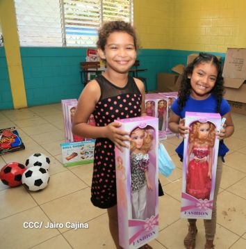 Niños continúan recibiendo juguetes en todo Nicaragua