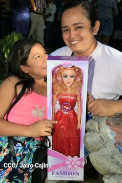 Niños continúan recibiendo juguetes en todo Nicaragua