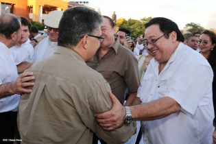 Daniel y Rosario en acto del 80 Aniversario del Tránsito a la Inmortalidad del General Augusto C. Sandino
