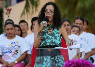 Daniel y Rosario en acto del 80 Aniversario del Tránsito a la Inmortalidad del General Augusto C. Sandino