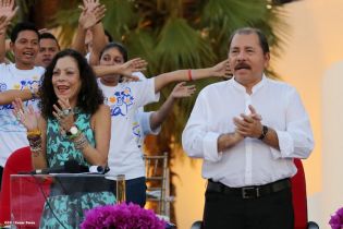 Daniel y Rosario en acto del 80 Aniversario del Tránsito a la Inmortalidad del General Augusto C. Sandino
