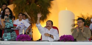 Daniel y Rosario en acto del 80 Aniversario del Tránsito a la Inmortalidad del General Augusto C. Sandino