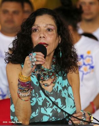 Daniel y Rosario en acto del 80 Aniversario del Tránsito a la Inmortalidad del General Augusto C. Sandino