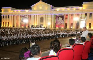Daniel y Rosario en acto del 80 Aniversario del Tránsito a la Inmortalidad del General Augusto C. Sandino