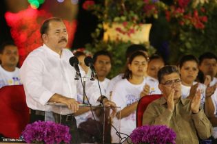 Daniel y Rosario en acto del 80 Aniversario del Tránsito a la Inmortalidad del General Augusto C. Sandino