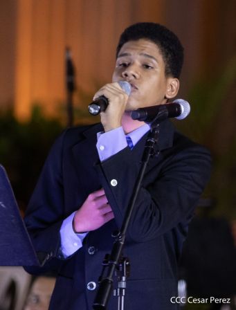 Por Amor: Nicaragua realiza concierto en homenaje a Armando Manzanero 