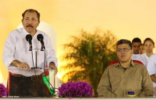 Daniel y Rosario en acto del 80 Aniversario del Tránsito a la Inmortalidad del General Augusto C. Sandino