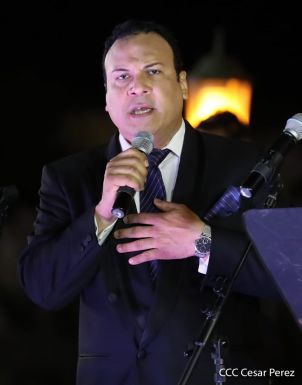 Por Amor: Nicaragua realiza concierto en homenaje a Armando Manzanero 