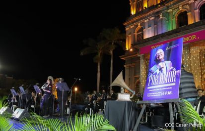 Homenaje musical a Armando Manzanero en la Plaza de la Revolución