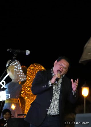 Homenaje musical a Armando Manzanero en la Plaza de la Revolución