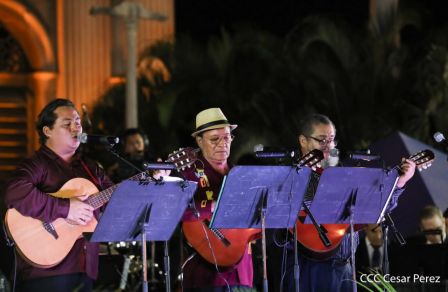 Homenaje musical a Armando Manzanero en la Plaza de la Revolución