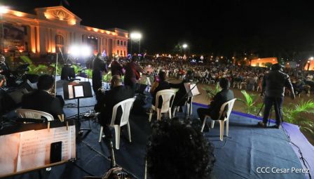 Homenaje musical a Armando Manzanero en la Plaza de la Revolución