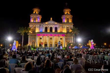 Homenaje musical a Armando Manzanero en la Plaza de la Revolución