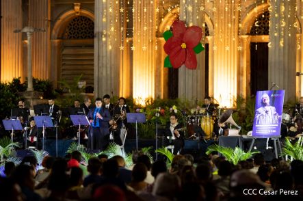 Homenaje musical a Armando Manzanero en la Plaza de la Revolución